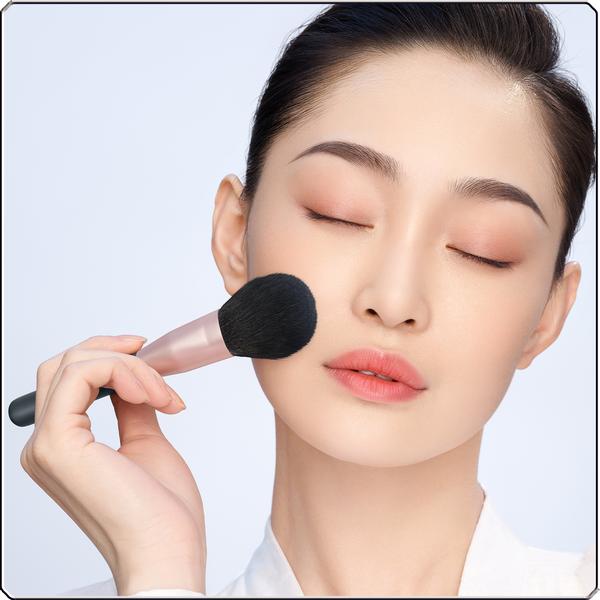 Soft Blooming Powder Brush