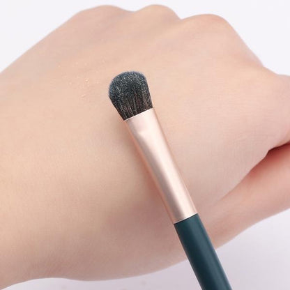 Soft Blooming Dual-End Eyeshadow Brush