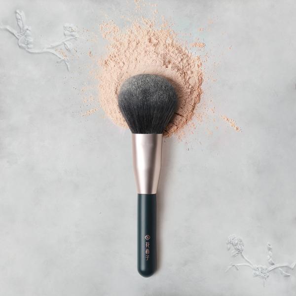 Soft Blooming Powder Brush